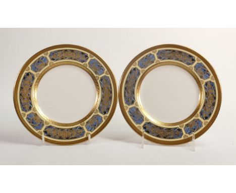 De Lamerie Fine Bone China Blue on Ivory  Patterned Salad Plates  , specially made high end quality item, diameter 20cm(2) 