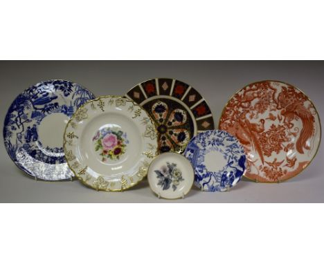 A Royal Crown Derby, 1128 pattern dinner plate, first quality; others, Mikado, Red Avesbury etc (6)