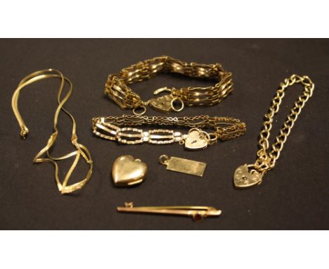Jewellery - a 9ct gold gate bracelet; another, necklaces, heart locket etc 30.6g gross 