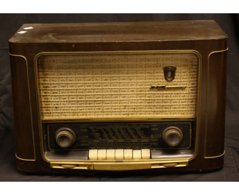 A Grundig valve radio, model 2043, 3D sound