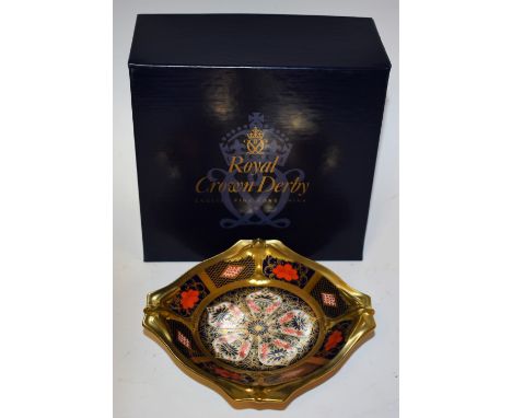 A Royal Crown Derby 1128 pattern pedestal comport, dolphins to angles, solid gold band, Collector's Guild exclusive 1996, 14c