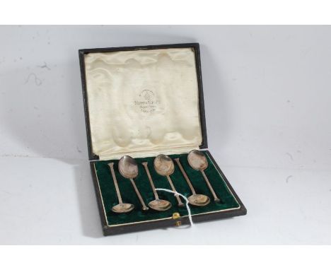 Set of six George V silver seal top teaspoons, Sheffield 1925, maker Mappin &amp; Webb, housed in original green velvet lined