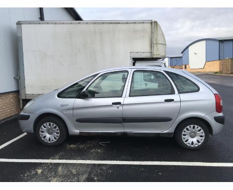 A 2005 Citroen Picasso 5 door hatchback - diesel