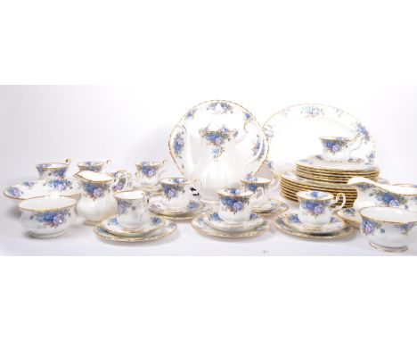 Royal Albert - Moonlight Rose - A 20th century bone china Royal Albert dinner and tea service / set in the Moonlight Rose pat