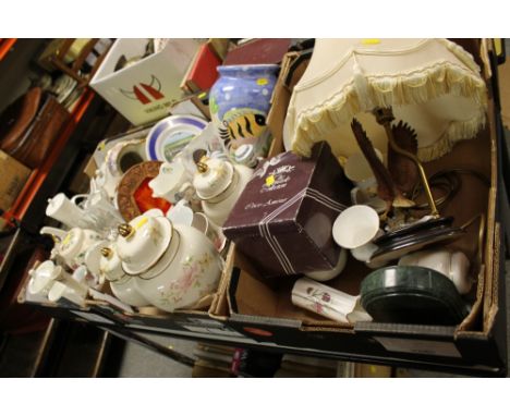 THREE TRAYS OF ASSORTED CERAMICS TO INC ROYAL WORCESTER