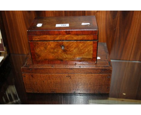A VINTAGE OAK LIDDED BOX PLUS A WALNUT TRINKET BOX