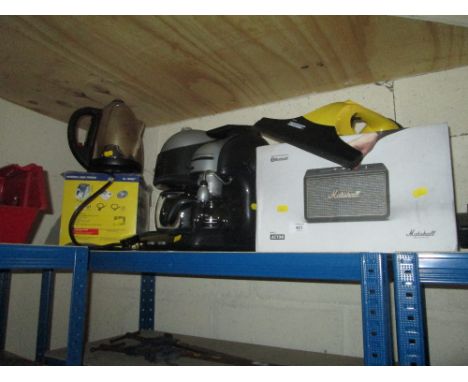A SELECTION OF ELECTRICALS TO INCLUDE A MARSHALL BLUETOOTH SPEAKER