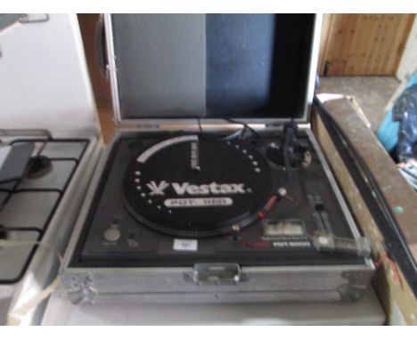 A VESTAX PDT-5000 CASED RECORD PLAYER