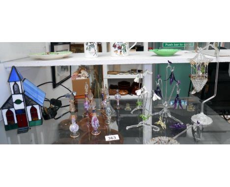Leaded glass church table lamp, glass perfume bottles and glass filigree ornaments