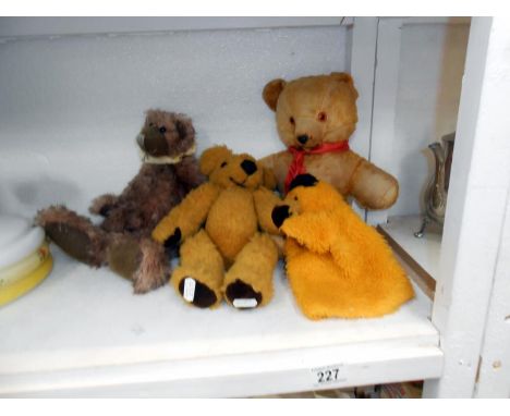 3 collectors bears and a Sooty glove puppet
