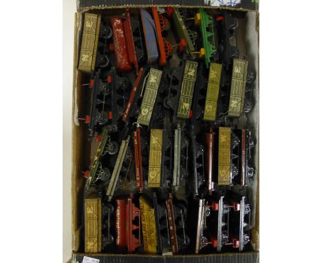 A collection of Hornby series tin plate model train carriages to include Royal Daylight tanker, Shell tanker etc 