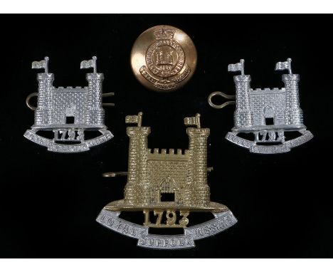 Cap badge to the Loyal Suffolk Hussars (Yeomanry) two loops to the reverse, together with a pair of white metal collar badges