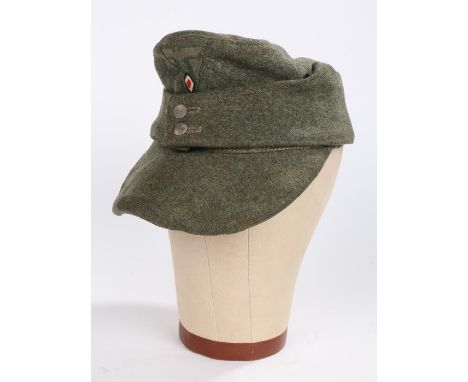 Second World War German Army M.43 Field Cap (Einheitsfeldmutze), grey green cloth with correct trapezoid National emblem and 