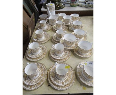 A Royal Worcester tea and coffee set, in the 1966 Hyde Park pattern, to include coffee pot, sugar bowl, milk jug, etc,&nbsp;