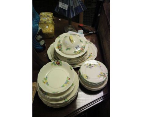 Royal Doulton ' Minden ' Part Dinner Service comprising 11 Dinner Plates, 4 Meat Plates, Bread Plate, Fruit Dish, 3 Soup Bowl