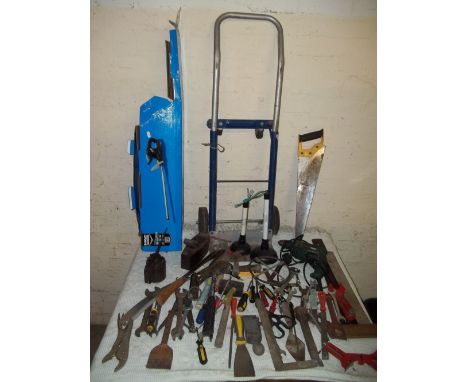 A SELECTION OF TOOLS TO INCLUDE POWER TOOLS AND A SACK TRUCK
