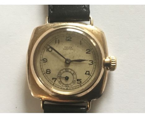 A Vintage 1930s 9ct Gold Rolex Oyster, dial in orgional condition working order.