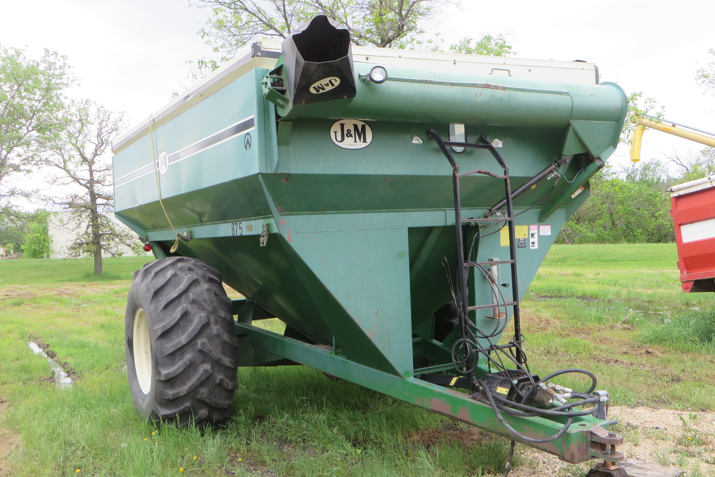 J&M Grain cart serial 3015, model 87517 extension and roll tarp, 16