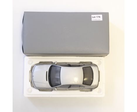 Manufacturer  - ? | Description - BMW 330I | Stock Code - ? | Model Condition - 3/5 | Box Condition - 3/5 | Mirrors - Yes | S