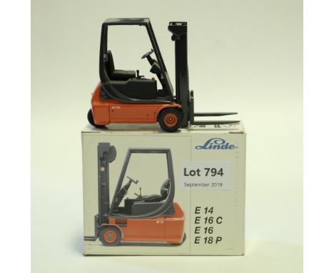 Manufacturer  -  | Description - Linde E16 Forktruck | Stock Code -  | Model Condition - 4/5 | Box Condition - 3/5 | Mirrors 