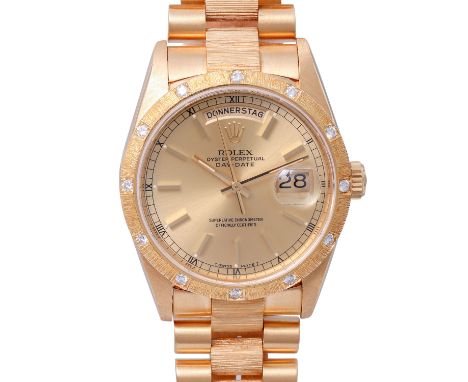 ROLEX Neo Vintage Day Date "Borke", Ref. 18248. Armbanduhr. Ca. 1990er Jahre. Gold 18K, Armband und Lünette mit "Rinden" Must