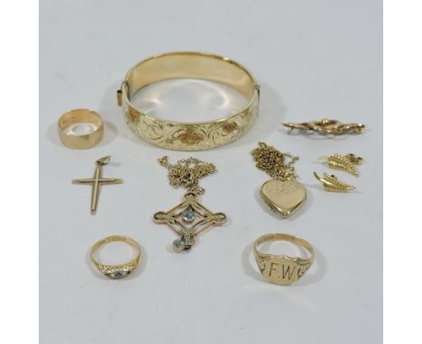 A collection of jewellery, to include a 9 carat gold filled bangle, a 9 carat gold signet ring, a 9 carat gold wedding band, 