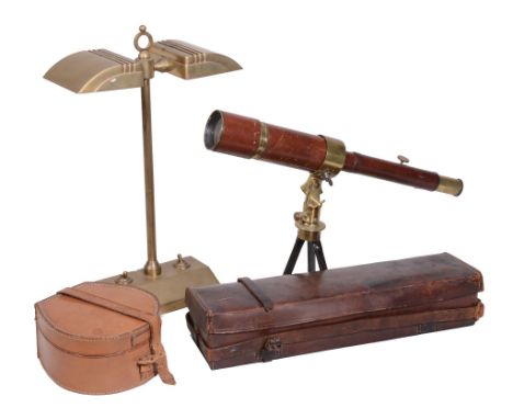 A Ãšvon Patent' micro-telescope , signed F. DAVIDSON & CO., LONDON W  A Ãšvon Patent' micro-telescope  , signed  F. DAVIDSON 
