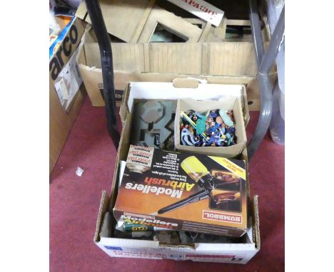 Assorted model makers scenery, plastic figures, Apache fort etc 