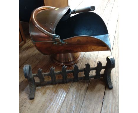 Coal scuttle and grate 