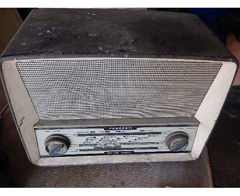 Vintage Bakelite Radio ( sold as a collectors item )