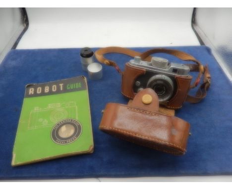 Robot 2A camera with case and manual