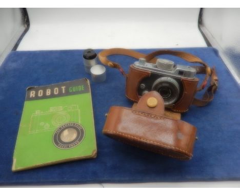 Robot 2A camera with case and manual