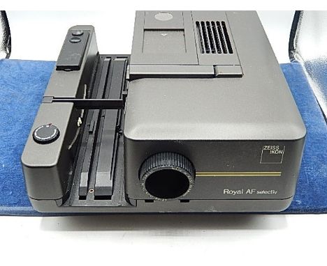 Zeiss Ikon Selectiv  Slide Projector ( sold as a collectors / display item )