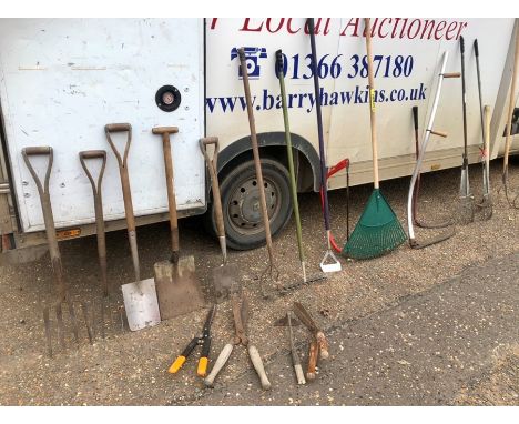 Assorted Garden Tools from house clearance