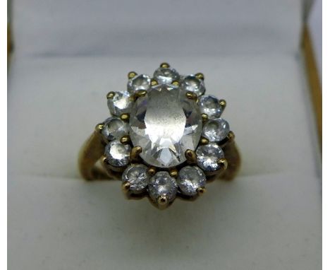 A 9ct gold cluster ring, weight 6g, size N