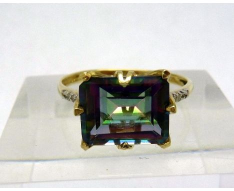 A 9ct gold, mystic topaz and diamond ring, weight 1.5g, size O