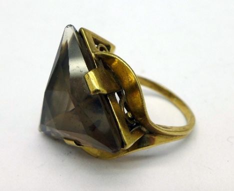 A 9ct gold triangular stone set ring, weight 10g, size O