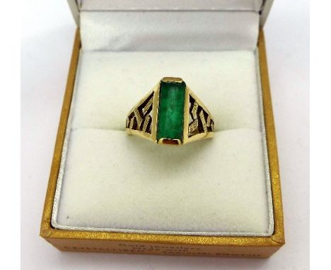 A 9ct gold and green stone ring, weight 4.2g, size O