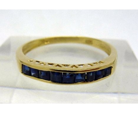 A 9ct gold and sapphire ring, weight 1.1g, size O