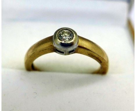 A 9ct gold and diamond ring, weight 3.1g, size N