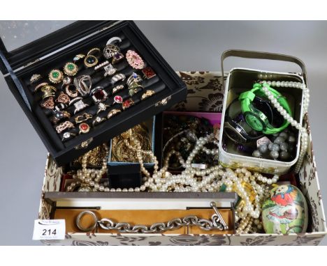 Box of assorted vintage and other jewellery to include: dress rings, watches, miniature mantel clock, bracelets, beads etc. (