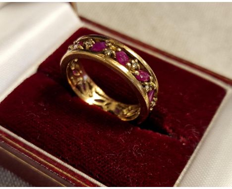 Boxed Brooks &amp; Bentley 9ct Gold &amp; Ruby Eternity Ring - 4.6g &amp; size Q