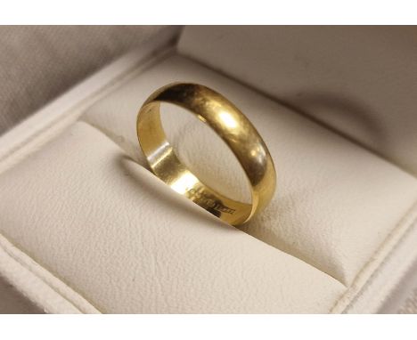 18ct Gold Wedding Band Ring, size K