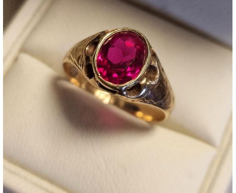 Vintage 9ct Gold &amp; Ruby Dress Ring, 3.2g and size P