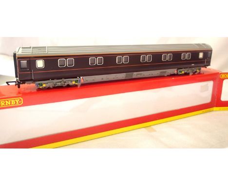Hornby R 4284 Royal Household Sleeper Coach, 2915, in very near mint condition, boxed. P&amp;P Group 1 (£14+VAT for the first