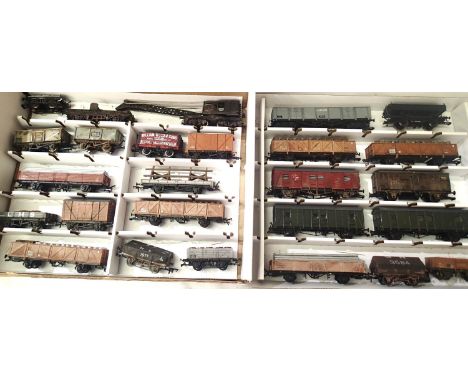 Twenty-four OO scale wagons includes kit built, some weathered, all in good to very good condition, in Warley stock box. P&am
