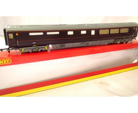 Hornby R 4403 Royal Kitchen Household dining car, 2917, in very near mint condition. P&amp;P Group 1 (£14+VAT for the first l