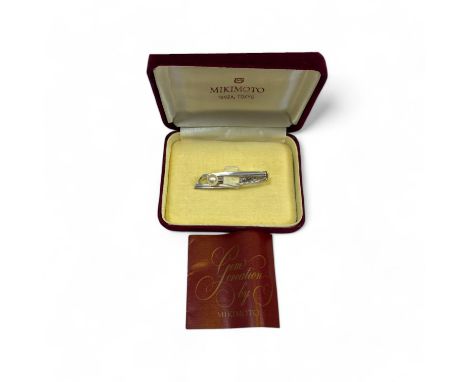 Silver Mikimoto tie clip along with a quantity of jewellery boxes, a small collection of silver &amp; costume jewellwey, a Pi