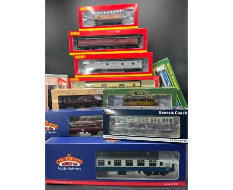 11 OO gauge boxed as New rolling stock(1700g)Most appear not to have been disturbed from packagingHattons Originals H4-6T-901