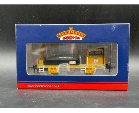 Bachmann Branchline 36-151 Plasser OWB10 with crane. Self propelled track maintenance vehicle (motorised), As new(150g)Not Te